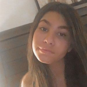 Meet your Posher, Lina